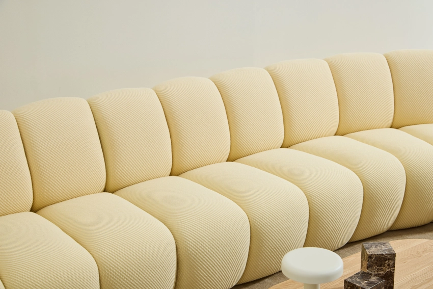 Aura_Lounge_Family_Carousel_2_1