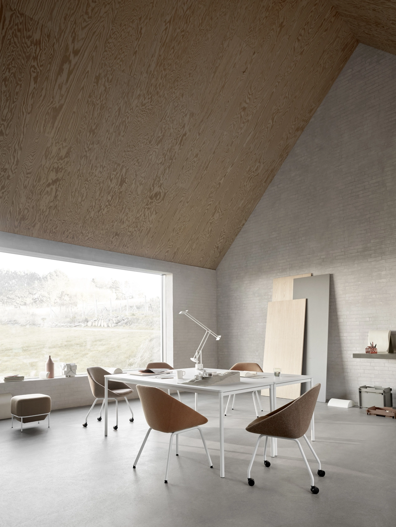 Turo_Table_family_01